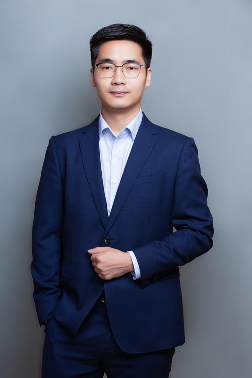 唐亦辰 视觉与舞美负责人